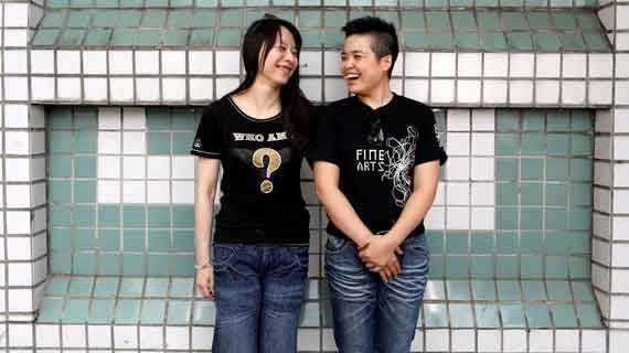 Pelet sesama jenis lewat foto