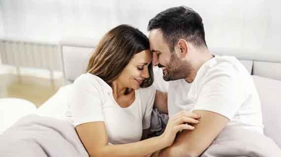 Cara memikat wanita dengan berjabat tangan