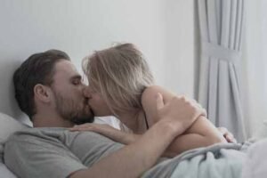 Ajian Pemikat Wanita Jarak Jauh Penakluk Batin