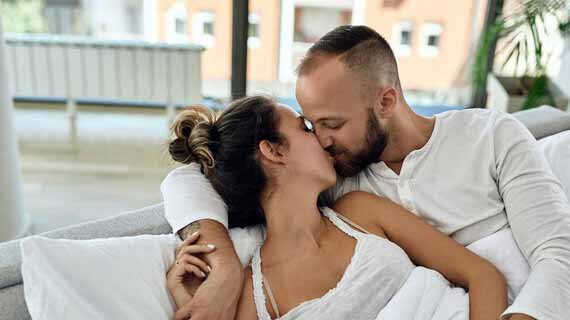 Doa penakluk hati pria jarak jauh paling ampuh