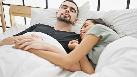 Pelet dengan celana dalam