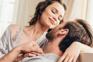 Cara Memikat Wanita dengan Pakaian dan Aura