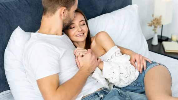 Doa pelet tepuk bantal atau tiup bantal paling manjur