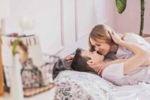 Minyak Pelet Wanita Sarana Pemikat Aura Paling Ampuh
