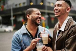 Bagaimana Cara Membuat Cowok Normal Menjadi Gay
